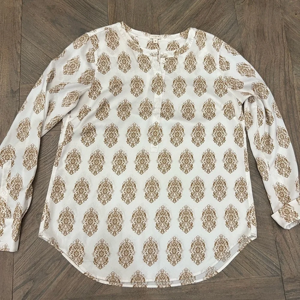 Elegant White and Gold Patterned Women's Top